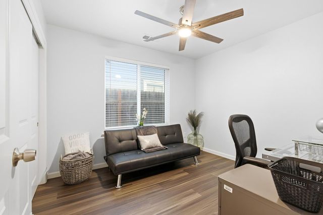 374 W Main St, Turlock, CA 95380