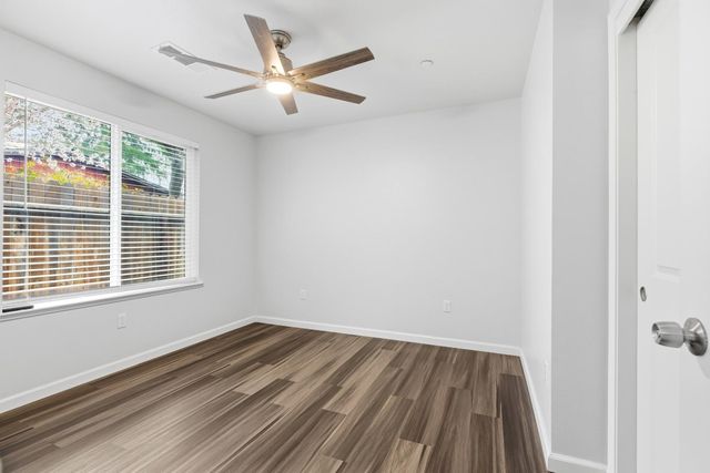 374 W Main St, Turlock, CA 95380