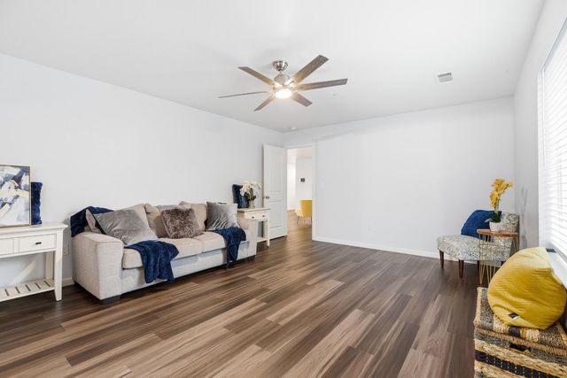 374 W Main St, Turlock, CA 95380