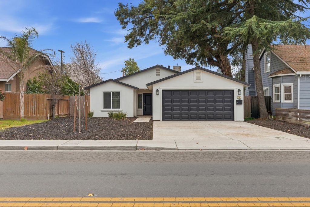 374 W Main St, Turlock, CA 95380