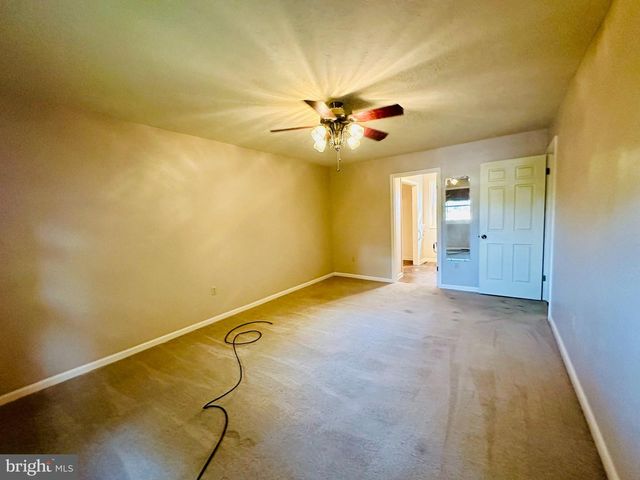 35 JOHNSTON CIR, Hanover, PA 17331
