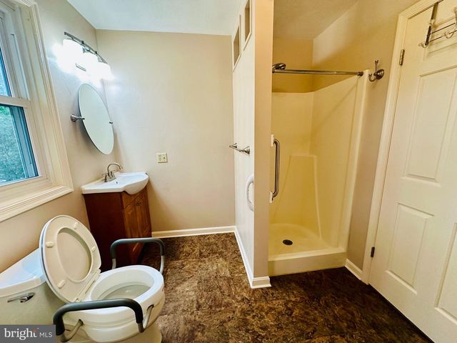35 JOHNSTON CIR, Hanover, PA 17331