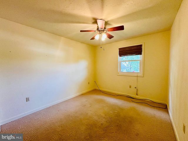 35 JOHNSTON CIR, Hanover, PA 17331
