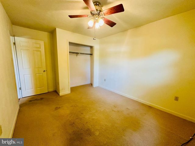 35 JOHNSTON CIR, Hanover, PA 17331