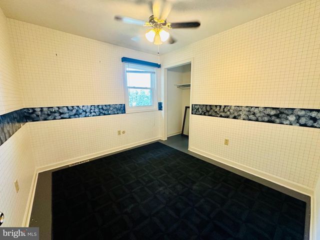35 JOHNSTON CIR, Hanover, PA 17331