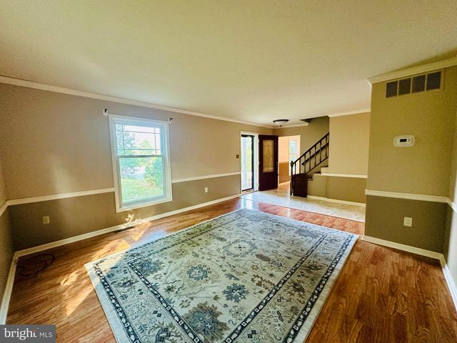 35 JOHNSTON CIR, Hanover, PA 17331