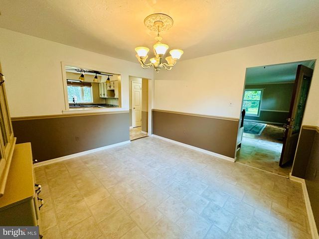 35 JOHNSTON CIR, Hanover, PA 17331