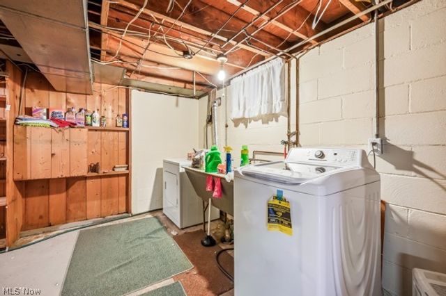 1172 Westwood Drive NW, Warren, OH 44485