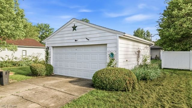 1172 Westwood Drive NW, Warren, OH 44485