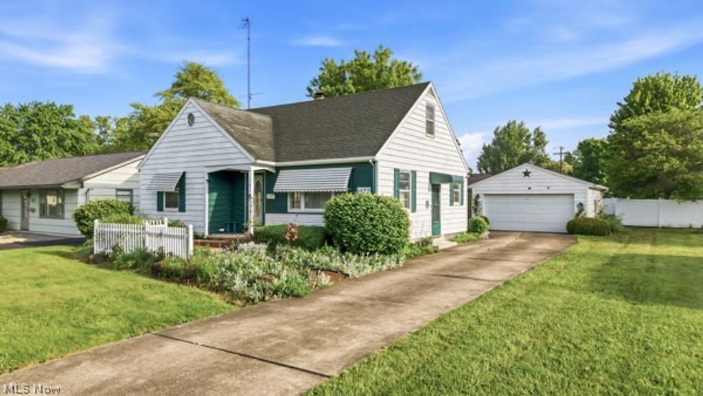 1172 Westwood Drive NW, Warren, OH 44485