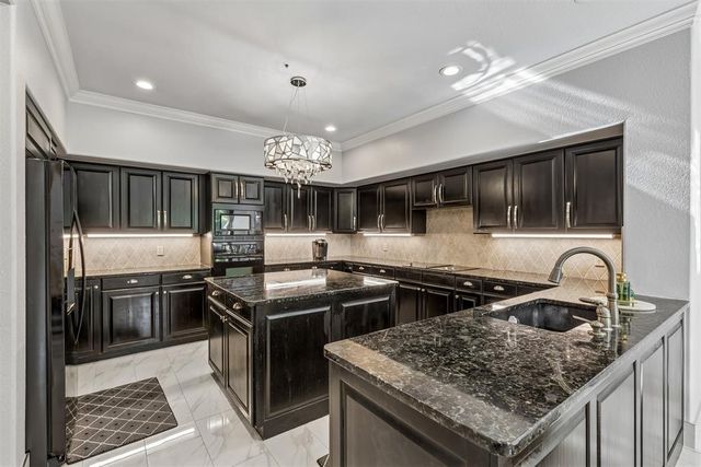 6128 Stonegate Place, Edmond, OK 73025
