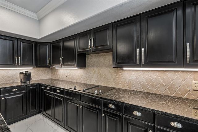 6128 Stonegate Place, Edmond, OK 73025