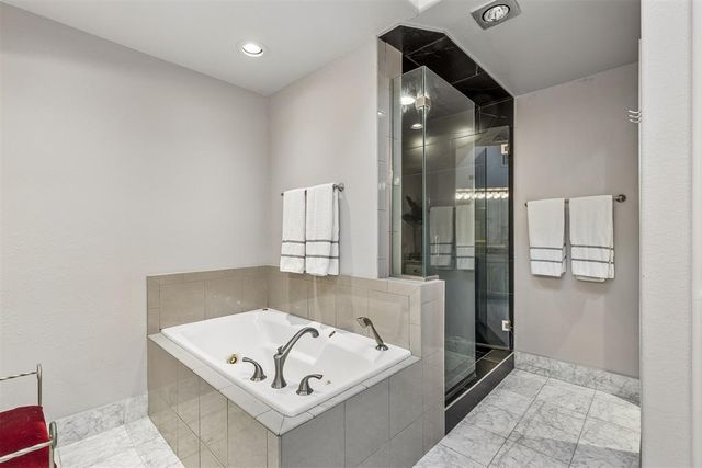 6128 Stonegate Place, Edmond, OK 73025