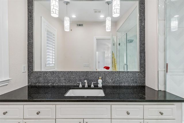 6128 Stonegate Place, Edmond, OK 73025