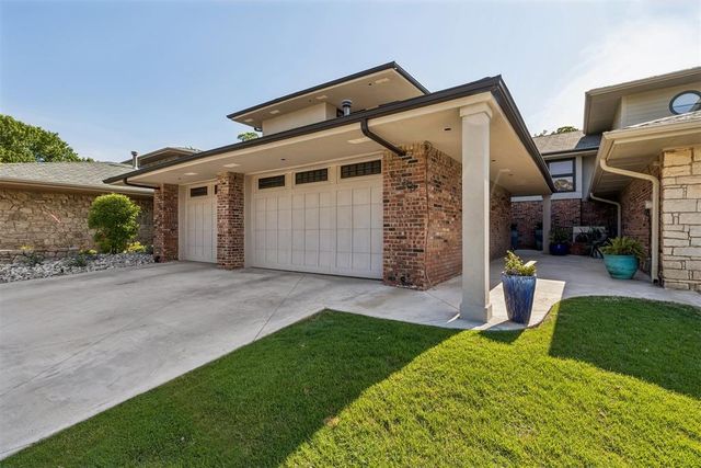 6128 Stonegate Place, Edmond, OK 73025