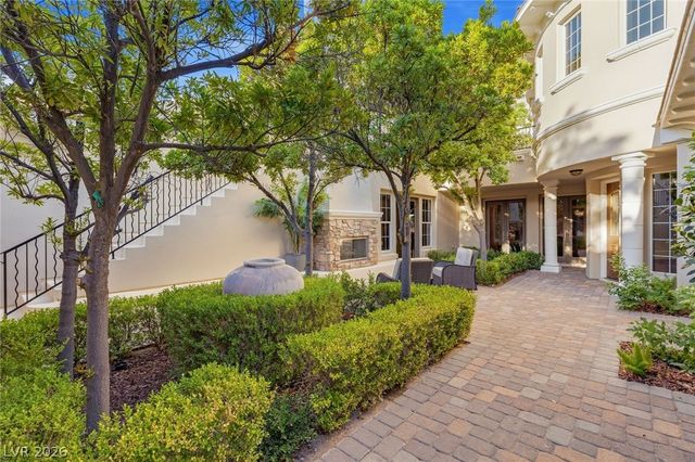 12056 Royal Dolnoch Court, Las Vegas, NV 89141