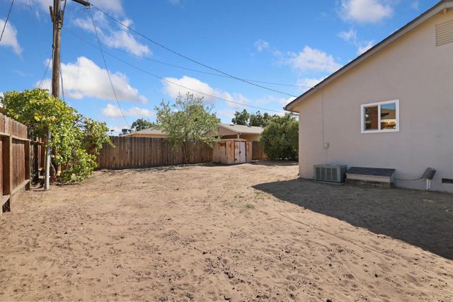 436 N Fremont St, Manteca, CA 95336