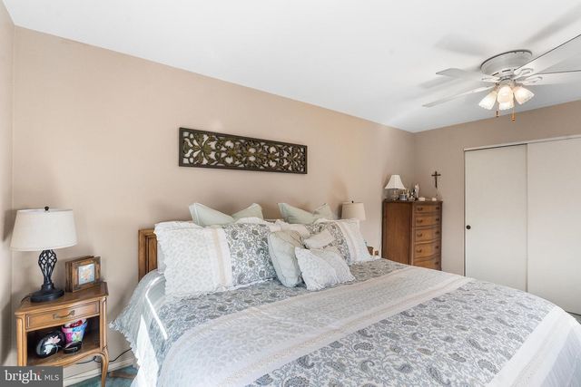 17 VINTAGE DR, East Windsor, NJ 08520