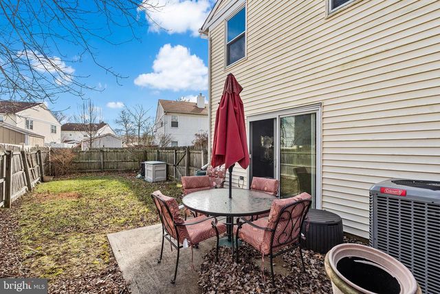 17 VINTAGE DR, East Windsor, NJ 08520