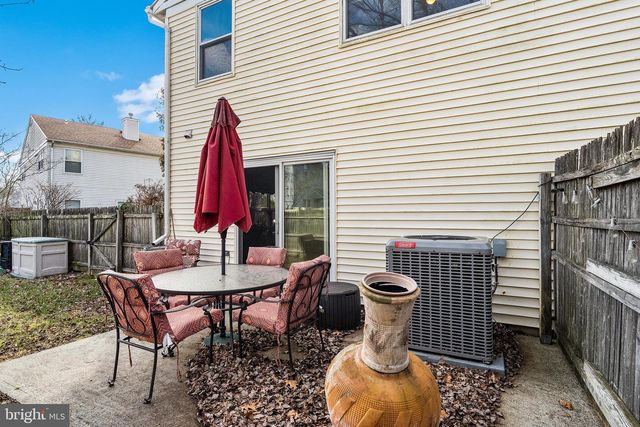 17 VINTAGE DR, East Windsor, NJ 08520