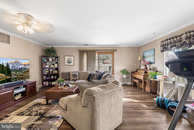 17 VINTAGE DR, East Windsor, NJ 08520