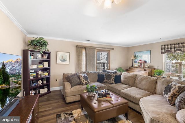 17 VINTAGE DR, East Windsor, NJ 08520