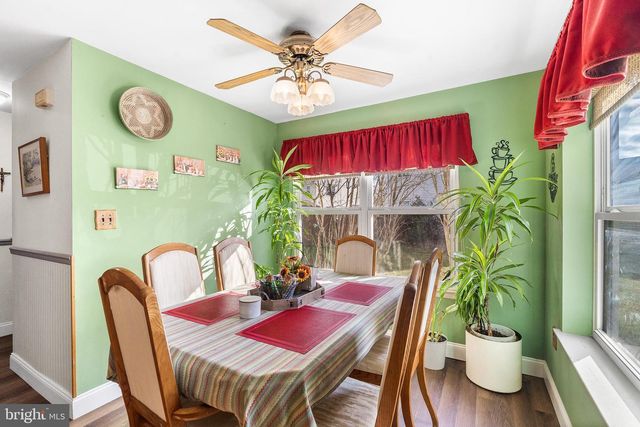 17 VINTAGE DR, East Windsor, NJ 08520