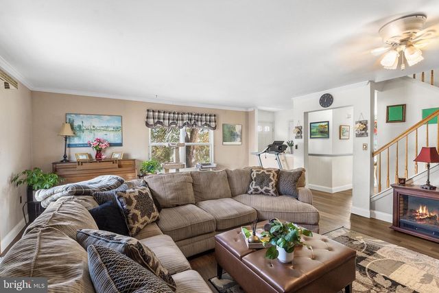 17 VINTAGE DR, East Windsor, NJ 08520