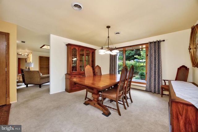 1739 N MIDDLETOWN RD, Glen Mills, PA 19342