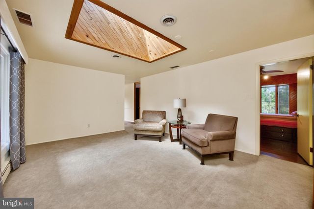 1739 N MIDDLETOWN RD, Glen Mills, PA 19342