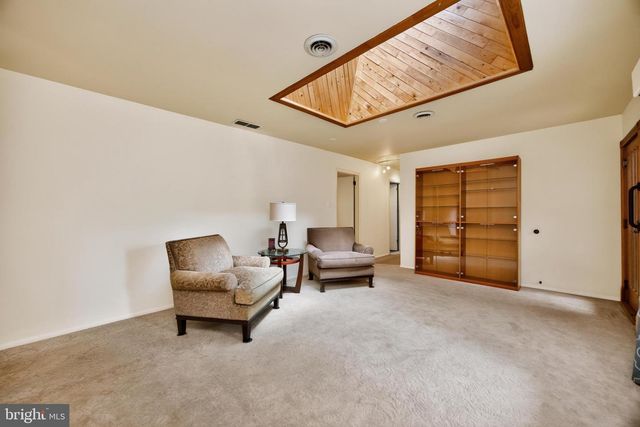 1739 N MIDDLETOWN RD, Glen Mills, PA 19342