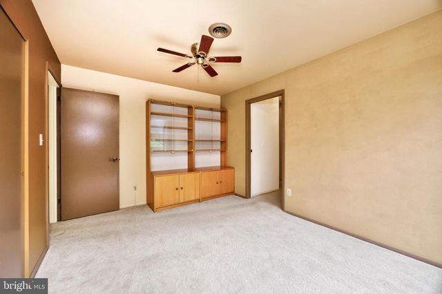 1739 N MIDDLETOWN RD, Glen Mills, PA 19342