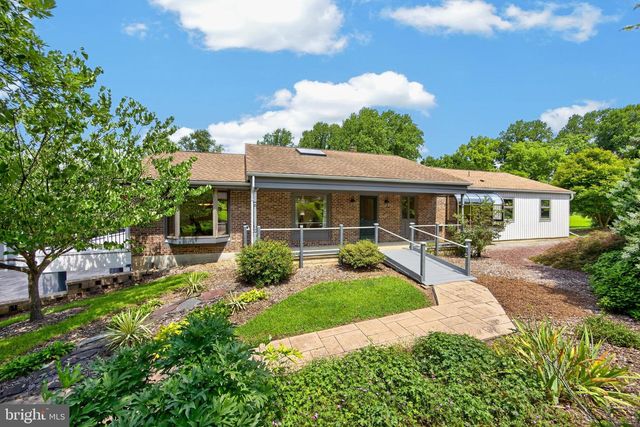 1739 N MIDDLETOWN RD, Glen Mills, PA 19342
