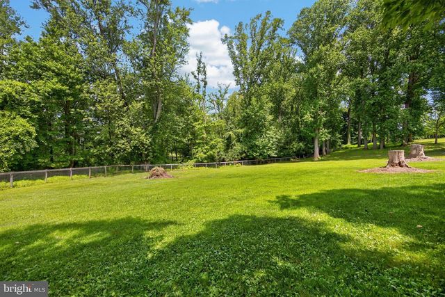 1739 N MIDDLETOWN RD, Glen Mills, PA 19342