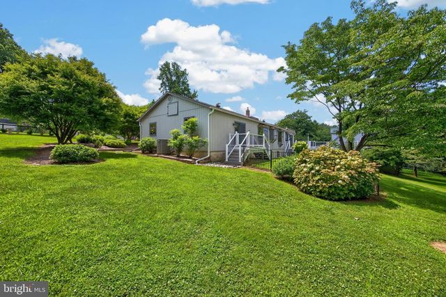 1739 N MIDDLETOWN RD, Glen Mills, PA 19342