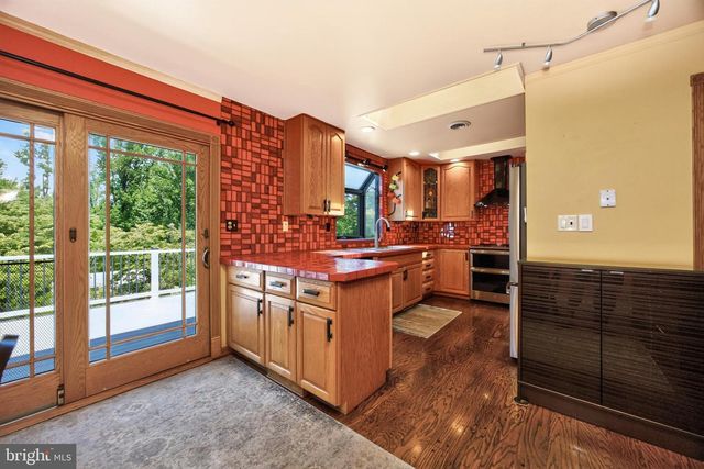 1739 N MIDDLETOWN RD, Glen Mills, PA 19342
