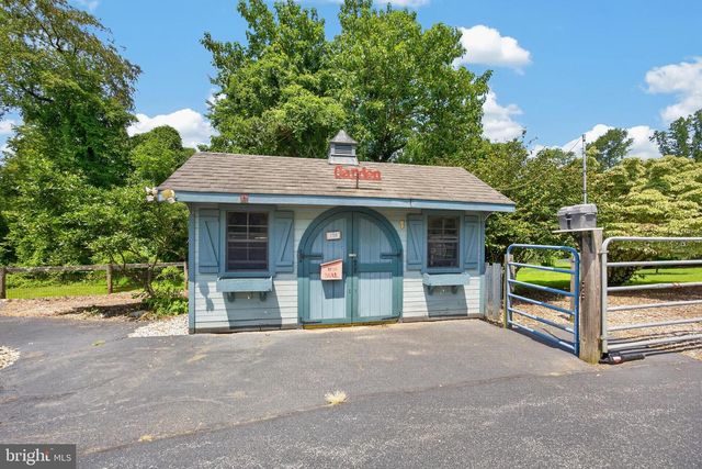 1739 N MIDDLETOWN RD, Glen Mills, PA 19342