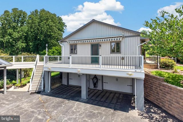 1739 N MIDDLETOWN RD, Glen Mills, PA 19342
