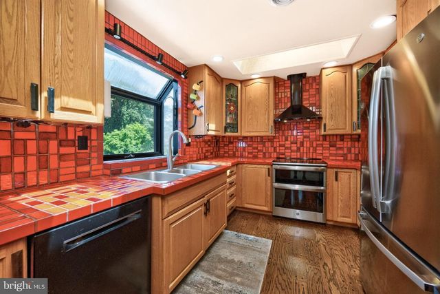 1739 N MIDDLETOWN RD, Glen Mills, PA 19342