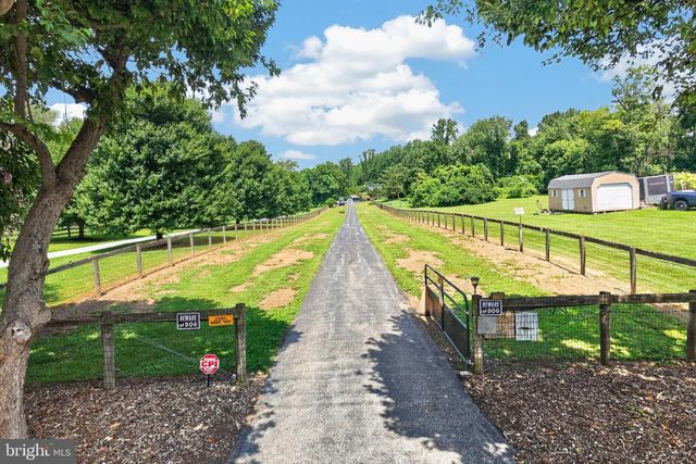 1739 N MIDDLETOWN RD, Glen Mills, PA 19342