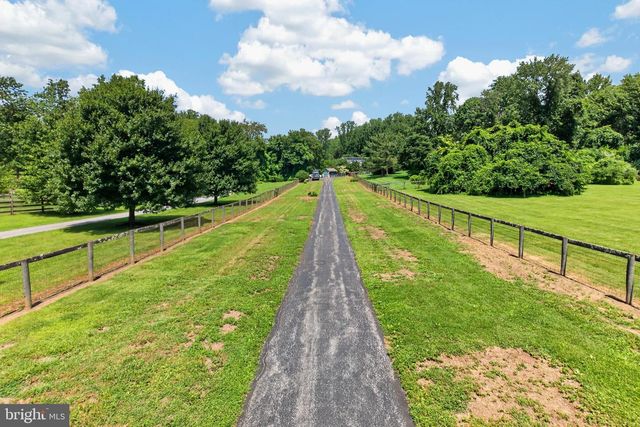1739 N MIDDLETOWN RD, Glen Mills, PA 19342