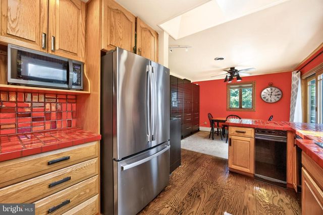 1739 N MIDDLETOWN RD, Glen Mills, PA 19342