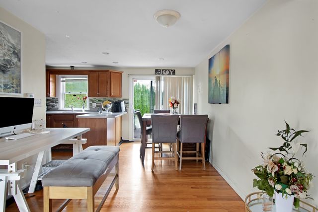 26 Moreland Ave 28, Dedham, MA 02026