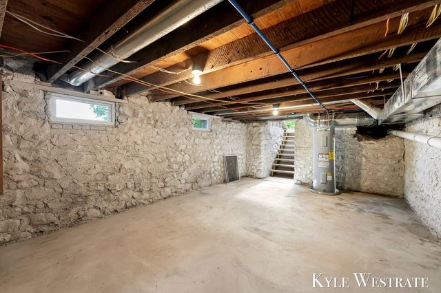 212 N Division Street, Lowell, MI 49331