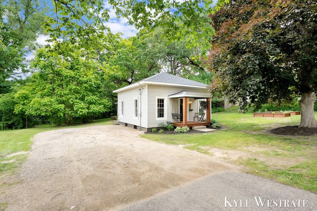 212 N Division Street, Lowell, MI 49331