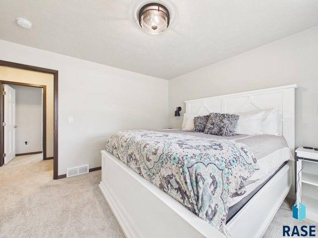 6632 W Amber St Street, Sioux Falls, SD 57107