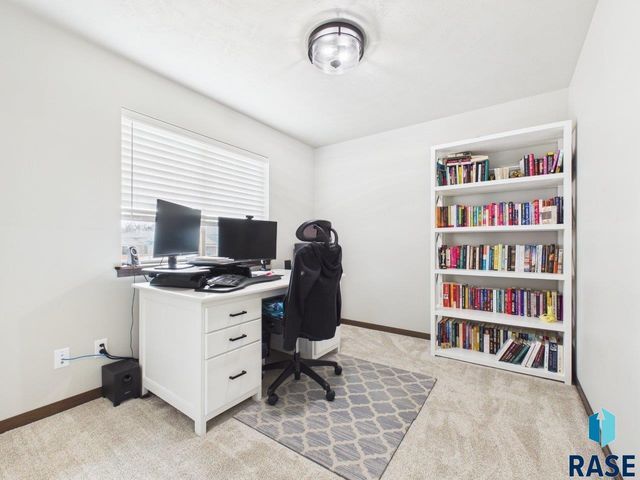 6632 W Amber St Street, Sioux Falls, SD 57107