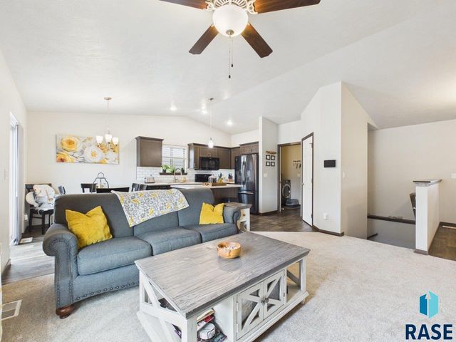 6632 W Amber St Street, Sioux Falls, SD 57107