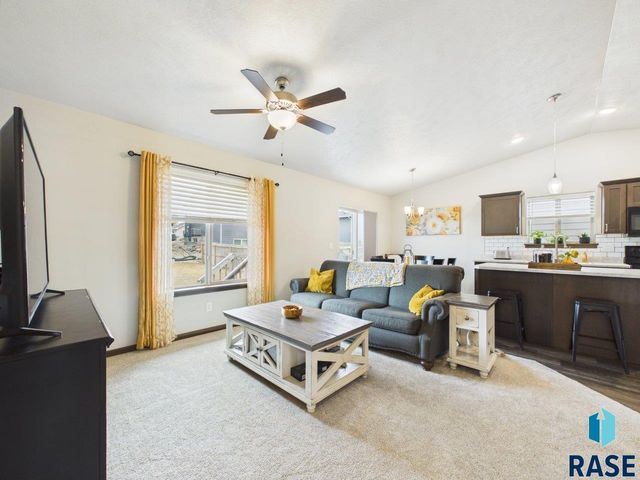 6632 W Amber St Street, Sioux Falls, SD 57107