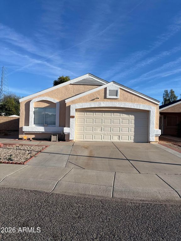 Image 1 of property listing at 17623 N 28TH Avenue, Phoenix, AZ 85053
